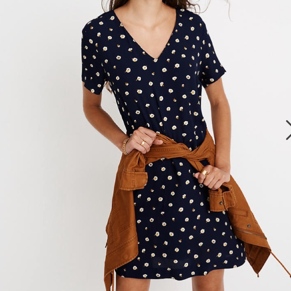 Button-Back Easy Dress in Daisy Dots